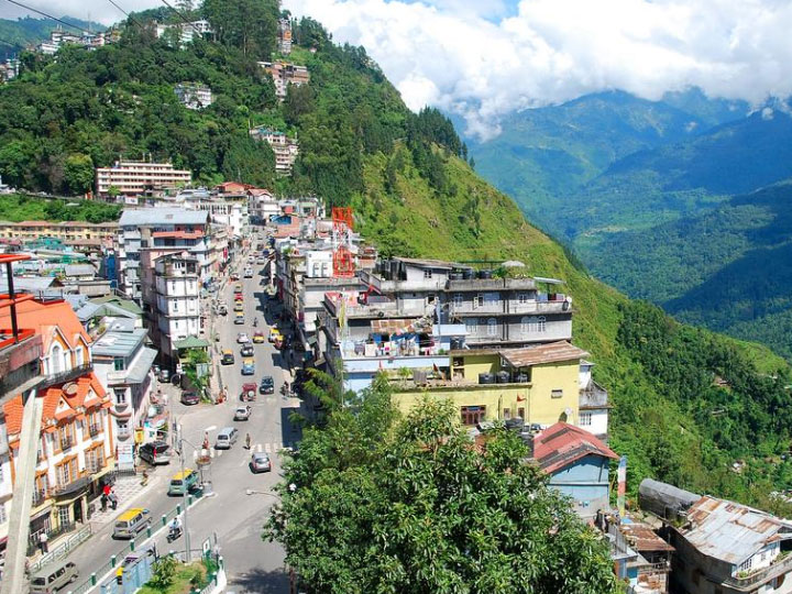 Day 01: Arrival in Gangtok (90 km / 2-3 hrs)